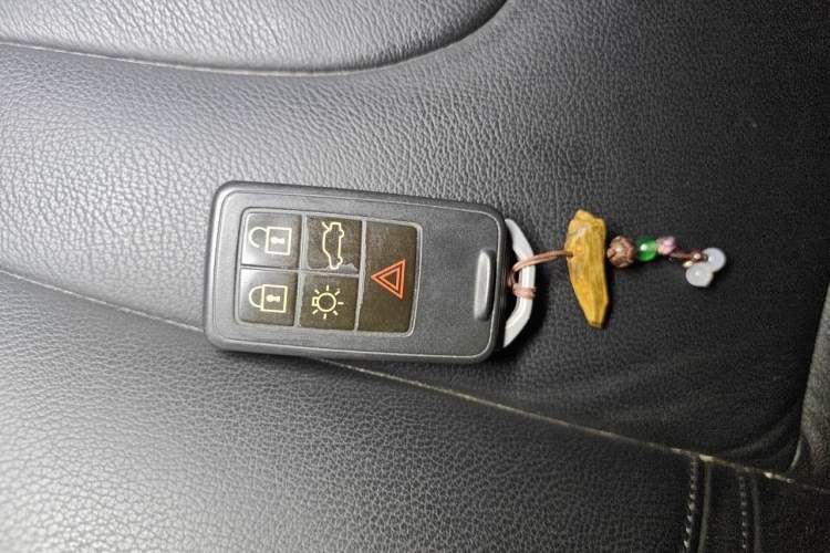 Used Volvo V40 2015 1.6T Zhiyi Edition Vehicle Key