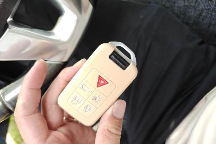 Used Volvo V40 2015 1.6T Zhiya Edition Vehicle Key