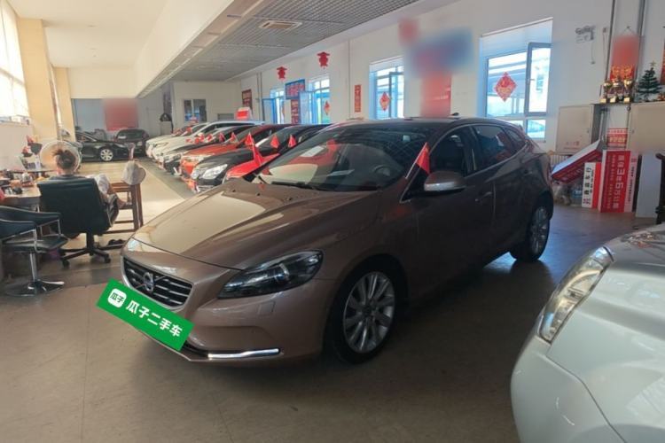Used Volvo V40 2015 1.6T Zhiya Edition Guazi used car, China used car export, Used car for sale, Used  cars, Cheapest cars for sale