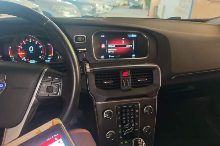 Used Volvo V40 2015 1.6T Zhiya Edition Audio And AC Panel