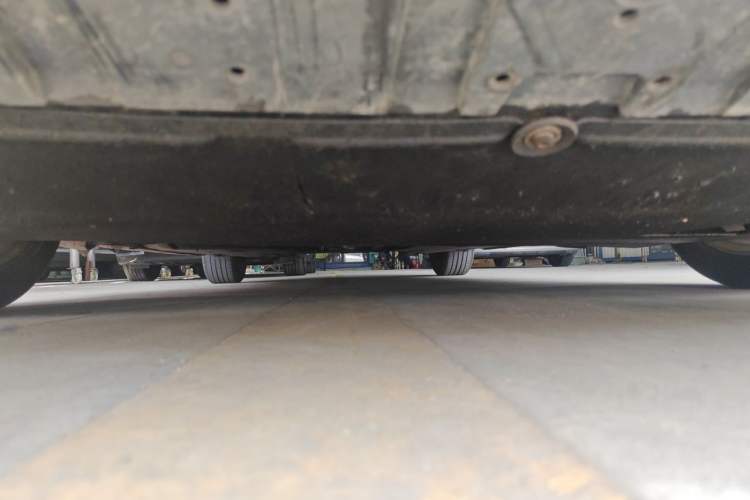 Used Volvo V40 2015 1.6T Zhiyi Edition Chassis Front