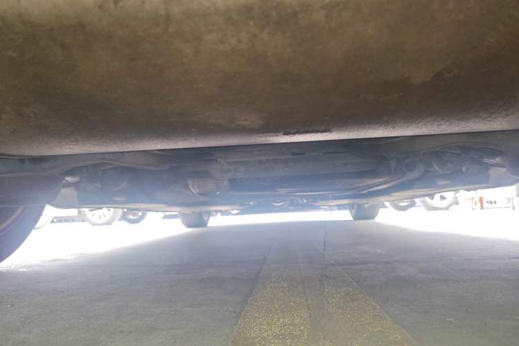 Used Volvo V40 2015 1.6T Zhiyi Edition Chassis Rear