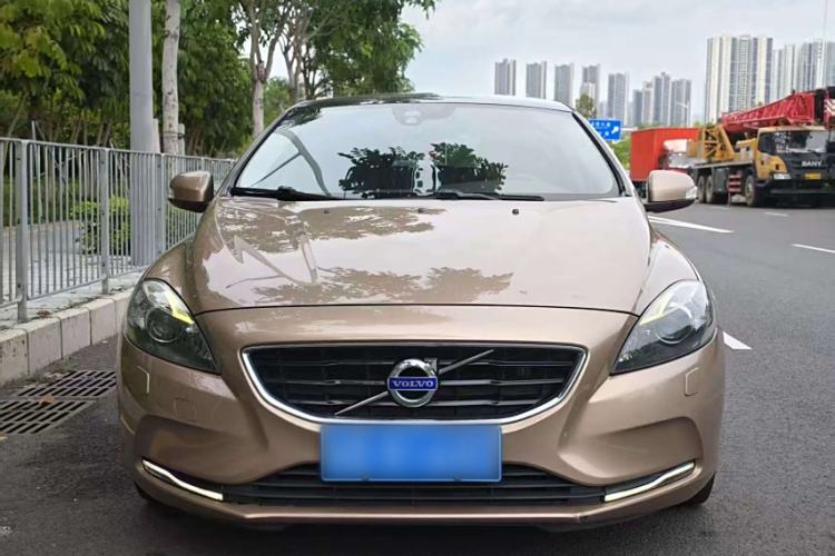 Used Volvo V40 2015 1.6T Zhiyi Edition Exterior 1
