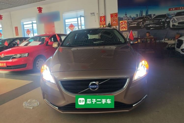 Used Volvo V40 2015 1.6T Zhiya Edition Front