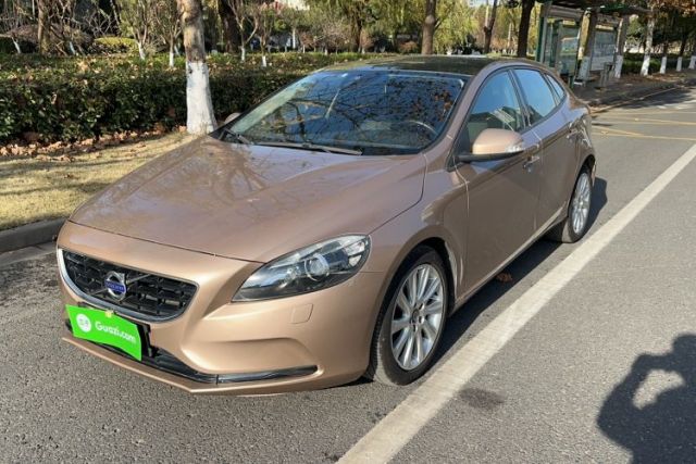 Used Volvo V40 2015 1.6T Zhiyi Edition