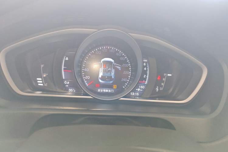 Used Volvo V40 2015 1.6T Zhiyi Edition Instrument Cluster