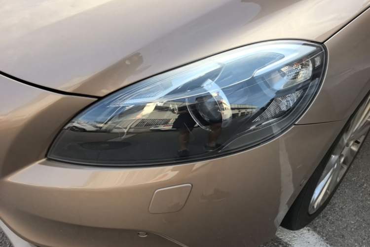 Used Volvo V40 2015 1.6T Zhiya Edition Left Front Headlight