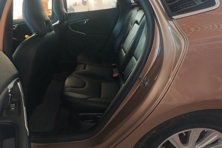 Used Volvo V40 2015 1.6T Zhiya Edition Left Rear Seat