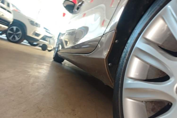 Used Volvo V40 2015 1.6T Zhiya Edition Left Side Sill