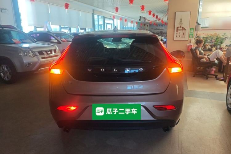Used Volvo V40 2015 1.6T Zhiya Edition Rear
