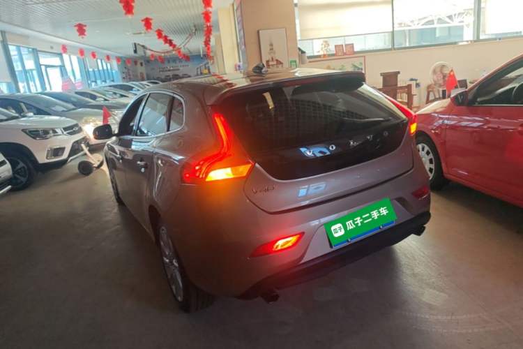 Used Volvo V40 2015 1.6T Zhiya Edition Rear Left 45 Deg