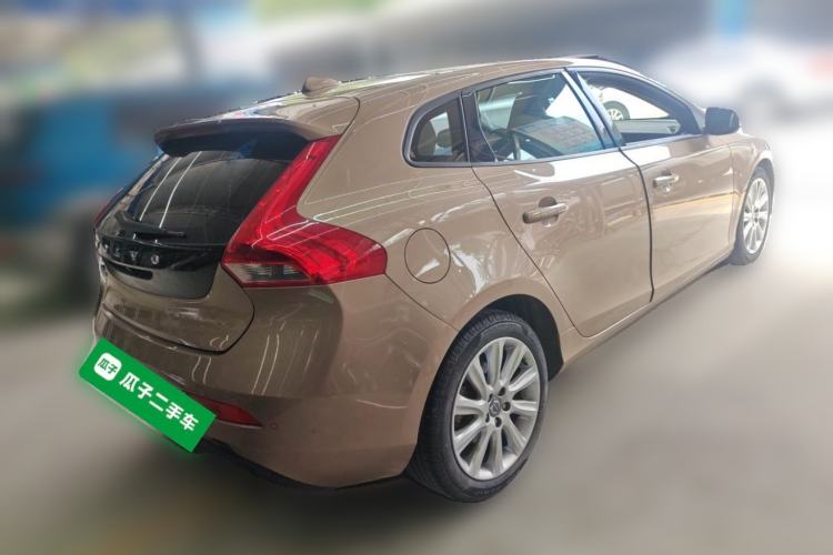 Used Volvo V40 2015 1.6T Zhiyi Edition Rear Right 45 Deg