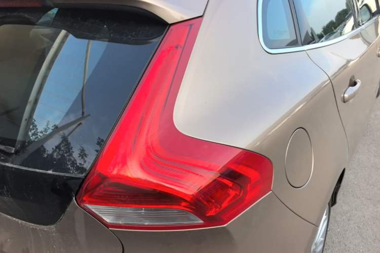 Used Volvo V40 2015 1.6T Zhiya Edition Right Rear Taillight
