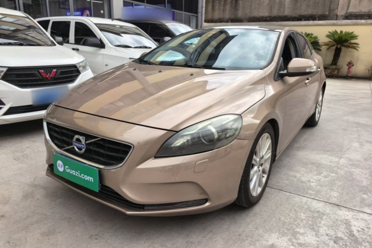 Used Volvo V40 2015 1.6T Zhiyi Edition Guazi used car, China used car export, Used car for sale, Used cars, Cheapest cars for sale