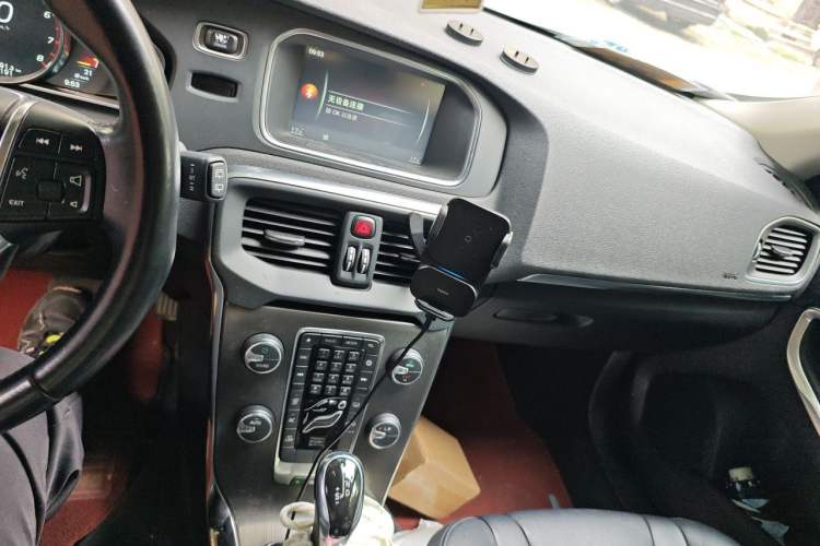 Used Volvo V40 2015 1.6T Zhiyi Edition Audio And AC Panel