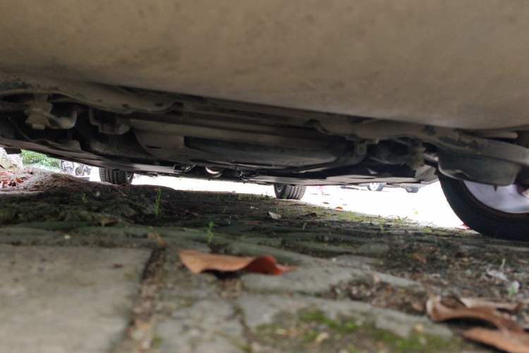 Used Volvo V40 2015 1.6T Zhiyi Edition Chassis Rear
