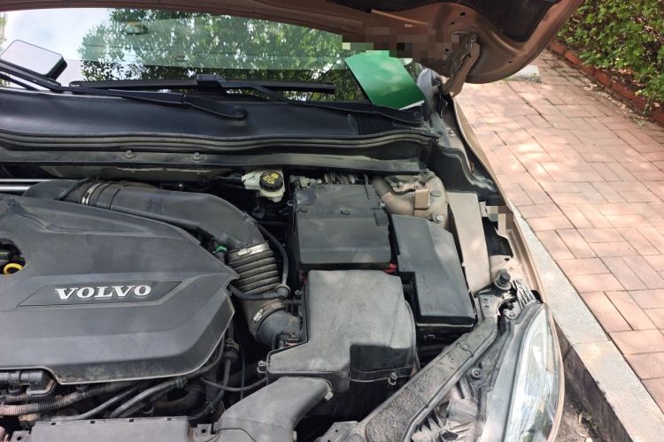 Used Volvo V40 2015 1.6T Zhiya Edition Engine Bay Left
