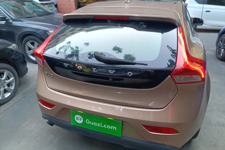 Used Volvo V40 2015 1.6T Zhiyi Edition Exterior 2