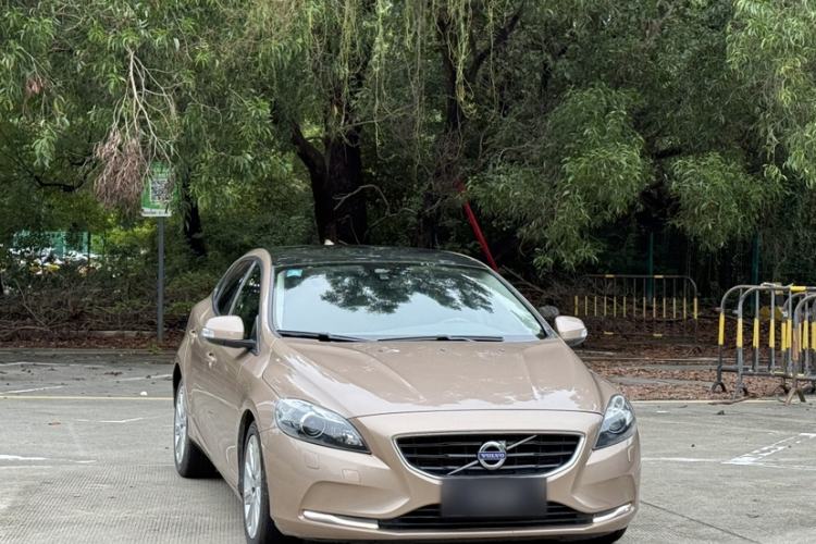 Used Volvo V40 2015 1.6T Zhiyi Edition Exterior 2