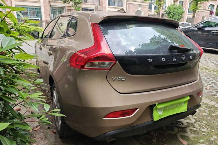 Used Volvo V40 2015 1.6T Zhiyi Edition Exterior 3