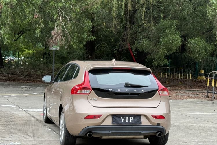 Used Volvo V40 2015 1.6T Zhiyi Edition Exterior 5