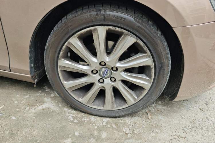 Used Volvo V40 2015 1.6T Zhiyi Edition Exterior 7
