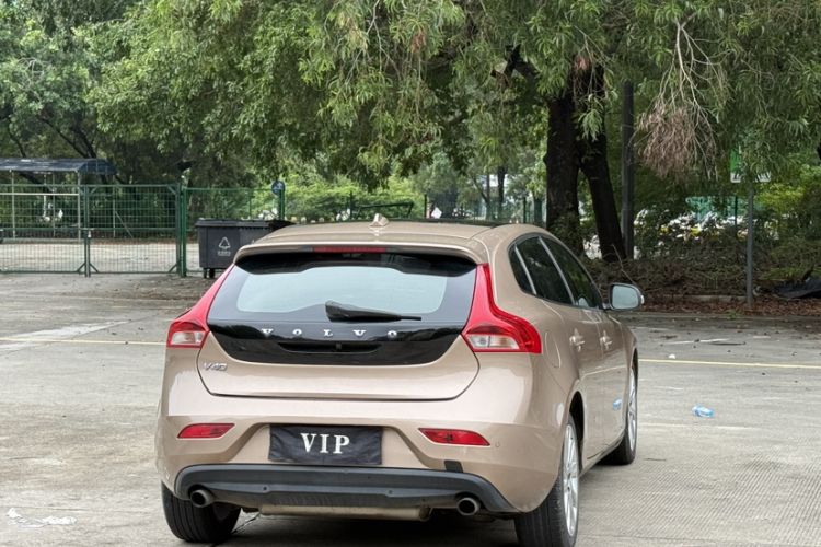 Used Volvo V40 2015 1.6T Zhiyi Edition Exterior 7