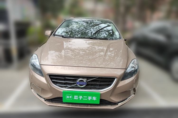 Used Volvo V40 2015 1.6T Zhiya Edition Front