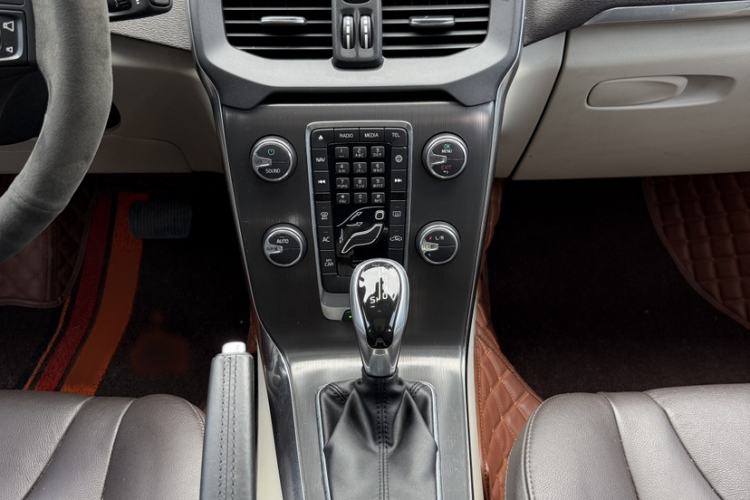 Used Volvo V40 2015 1.6T Zhiyi Edition Gear Lever