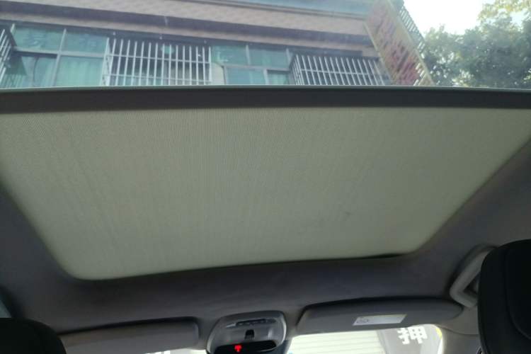 Used Volvo V40 2015 1.6T Zhiyi Edition Headliner