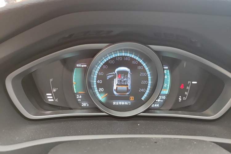 Used Volvo V40 2015 1.6T Zhiya Edition Instrument Cluster