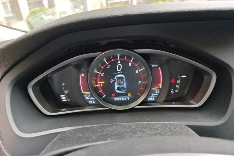 Used Volvo V40 2015 1.6T Zhiyi Edition Instrument Cluster