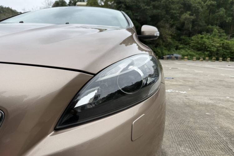 Used Volvo V40 2015 1.6T Zhiyi Edition Left Front Headlight