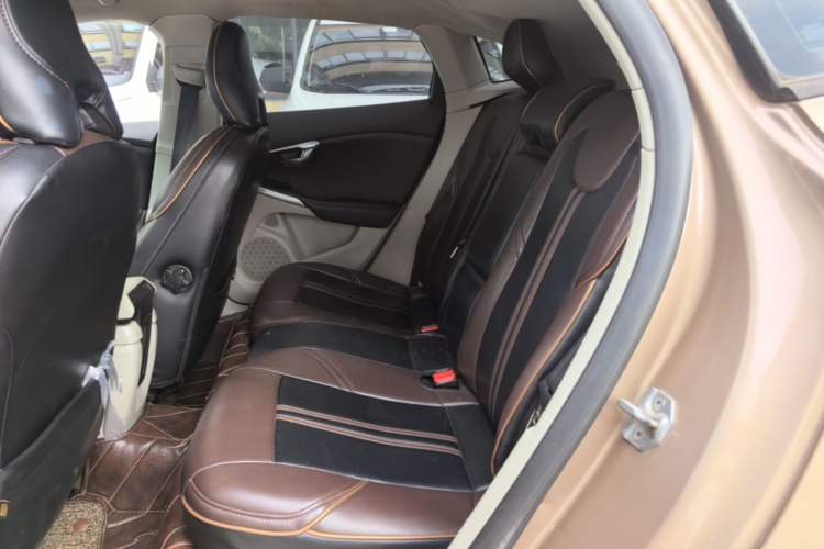 Used Volvo V40 2015 1.6T Zhiyi Edition Left Rear Seat