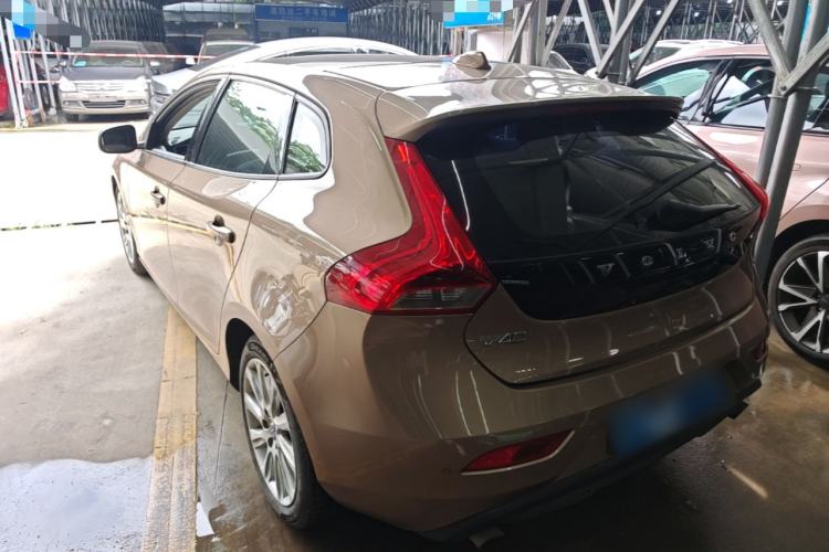 Used Volvo V40 2015 1.6T Zhiyi Edition Rear Left 45 Deg