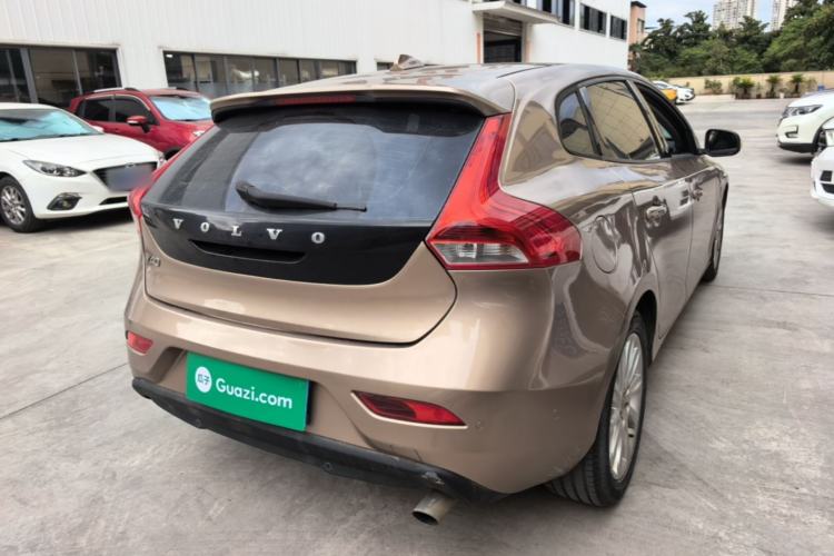 Used Volvo V40 2015 1.6T Zhiyi Edition Rear Right 45 Deg