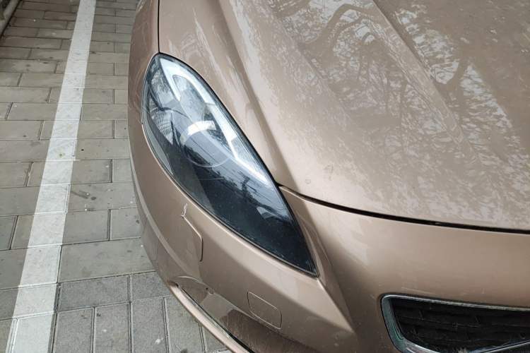 Used Volvo V40 2015 1.6T Zhiya Edition Right Front Headlight