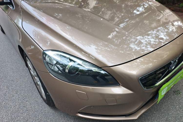 Used Volvo V40 2015 1.6T Zhiya Edition Right Front Headlight