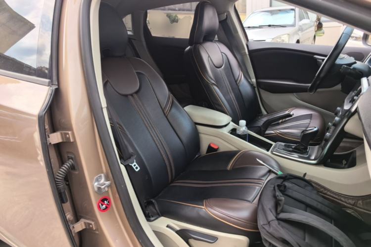 Used Volvo V40 2015 1.6T Zhiyi Edition Right Front Seat