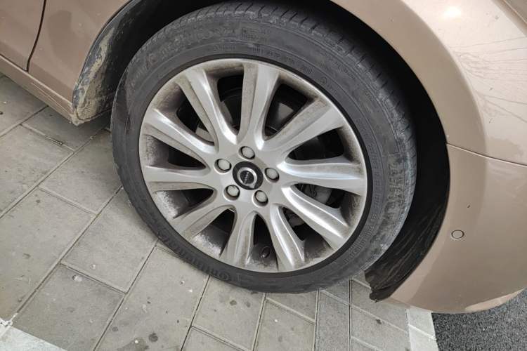 Used Volvo V40 2015 1.6T Zhiya Edition Right Front Wheel Hub