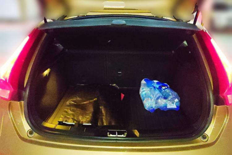 Used Volvo V40 2015 1.6T Zhiyi Edition Trunk