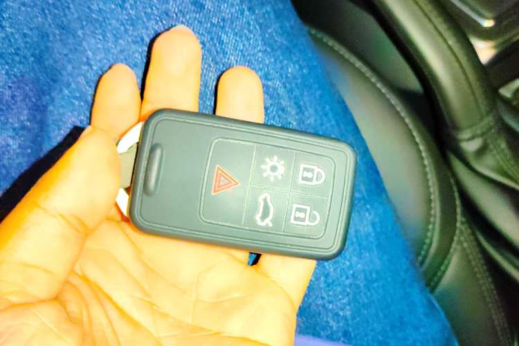 Used Volvo V40 2015 1.6T Zhiyi Edition Vehicle Key
