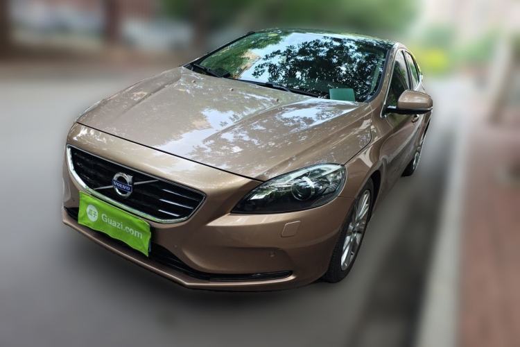 Used Volvo V40 2015 1.6T Zhiya Edition Guazi used car, China used car export, Used car for sale, Used  cars, Cheapest cars for sale