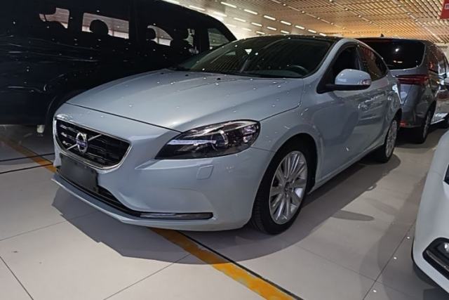 Used Volvo V40 2015 1.6T Zhiyi Edition