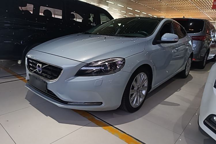 Used Volvo V40 2015 1.6T Zhiyi Edition Guazi used car, China used car export, Used car for sale, Used cars, Cheapest cars for sale