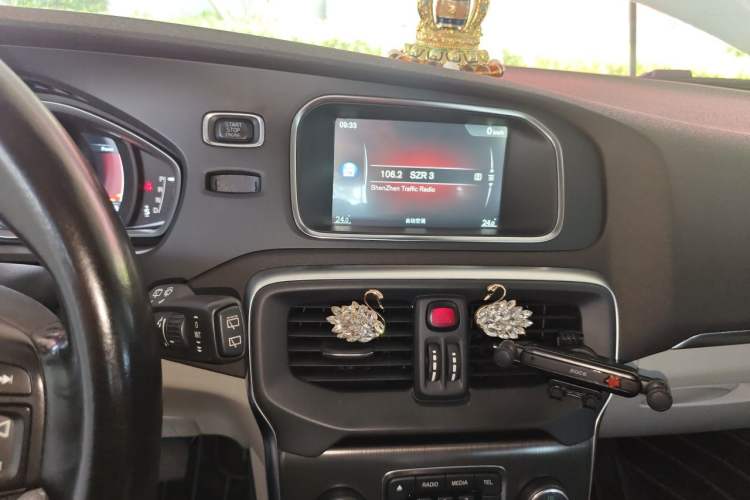 Used Volvo V40 2015 1.6T Zhiya Edition Audio And AC Panel
