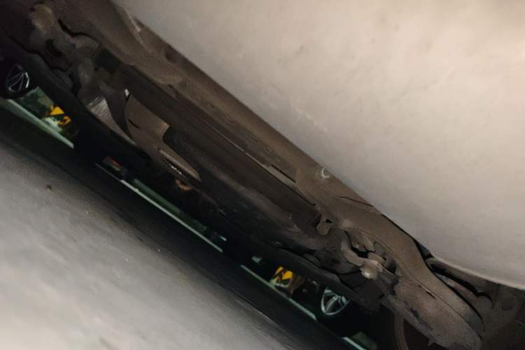 Used Volvo V40 2015 1.6T Zhiya Edition Chassis Rear