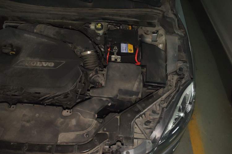 Used Volvo V40 2015 1.6T Zhiya Edition Engine Bay Left