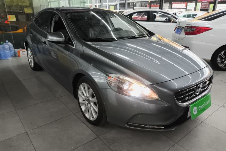 Used Volvo V40 2015 1.6T Zhiya Edition Exterior 1