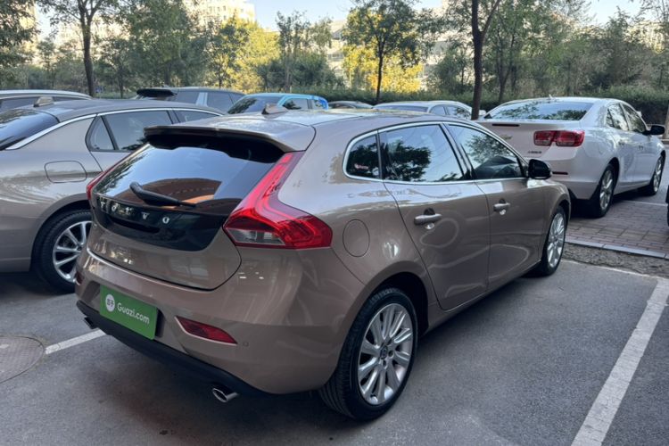 Used Volvo V40 2015 1.6T Zhiya Edition Exterior 1
